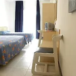 Santa Cruz 3*