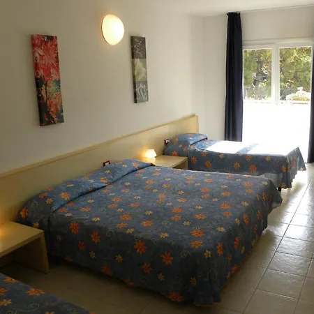 圣克鲁斯酒店 3* 利尼亚诺萨比亚多罗